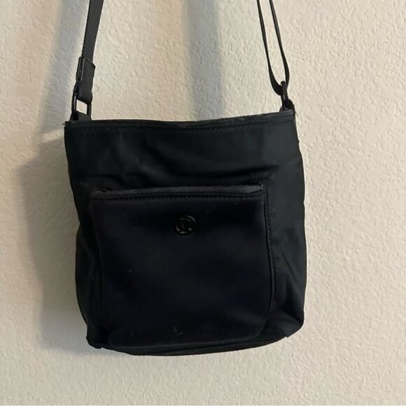 Lululemon All Set Mini Black Bucket - Picture 4 of 11